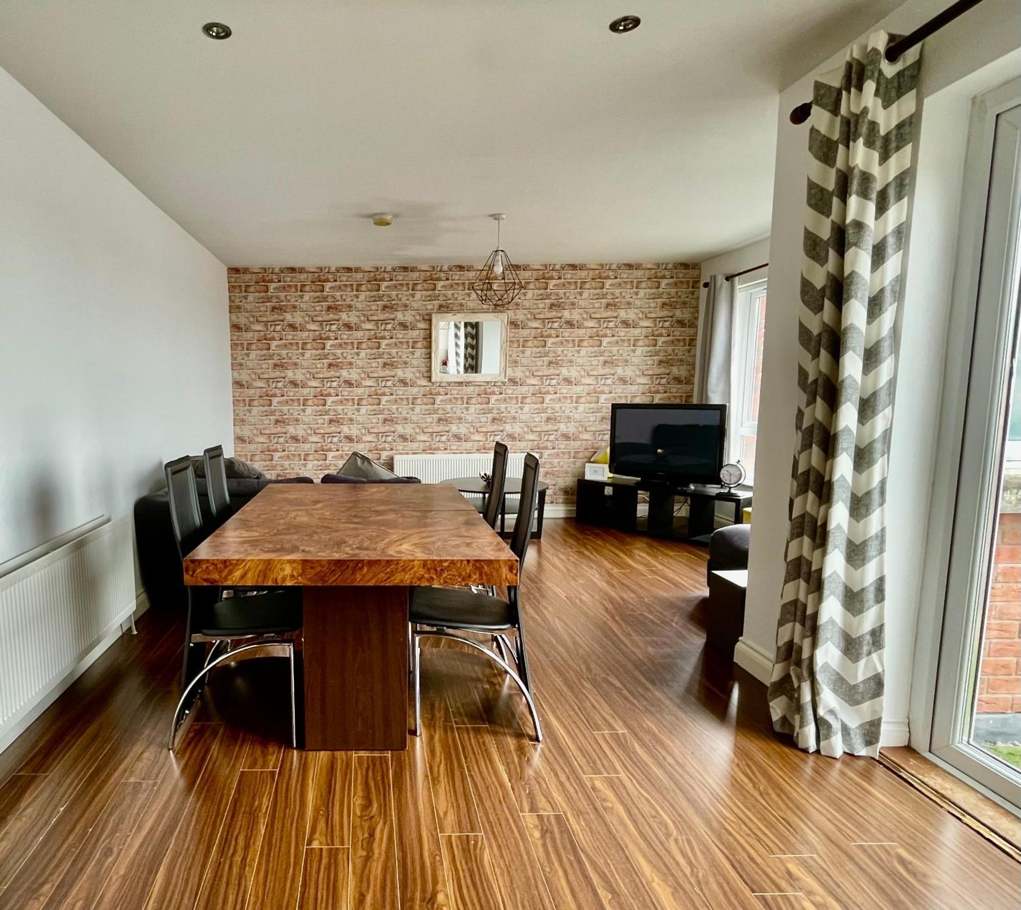 2 Bedroom City-Centre Apartment With Free Parking Belfast Exteriör bild